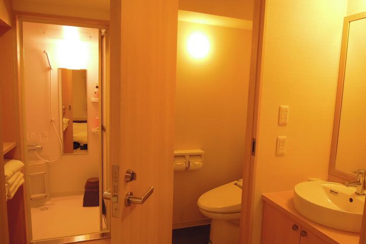 Room 25 of 53