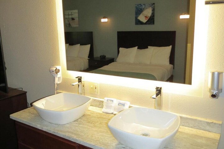 Room 18 of 22