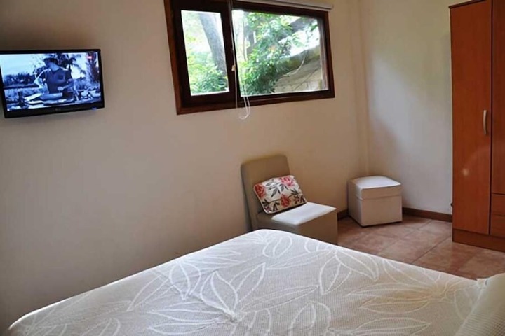 Room 5 of 34