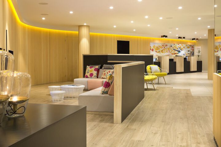 Guest Lobby