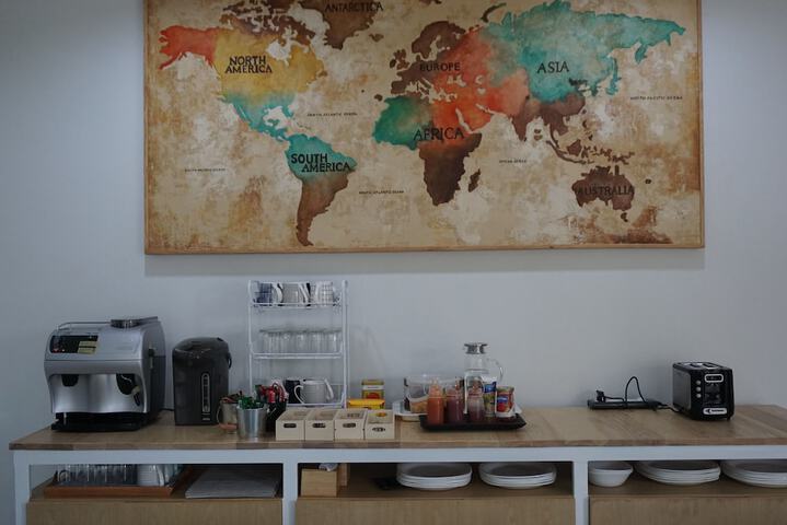 Breakfast/Coffee Service 21 of 32