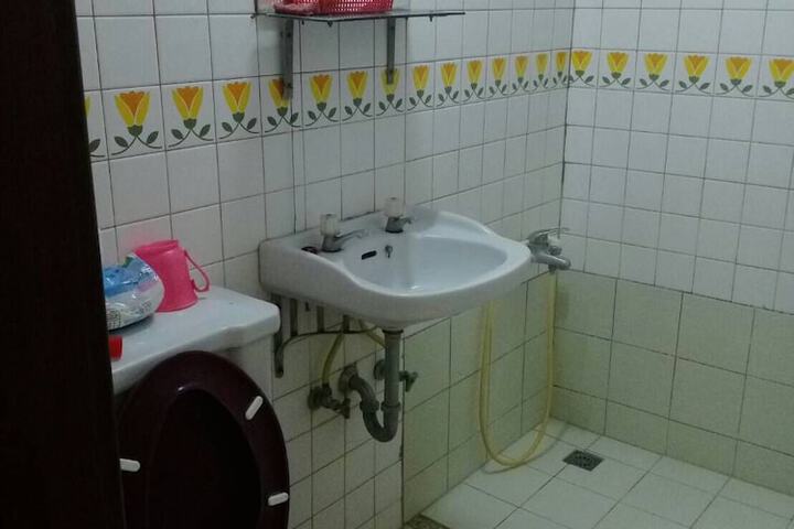 Room 17 of 22
