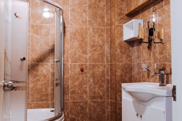 Room 14 of 25