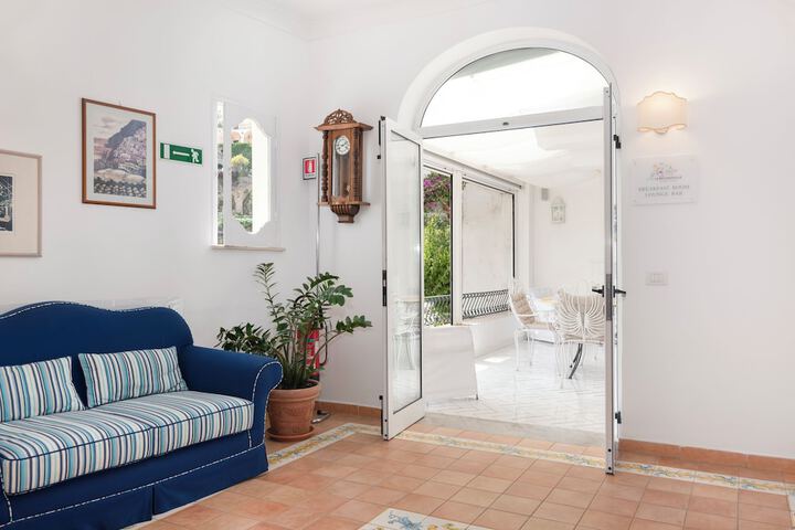 Entrance & Lobby
