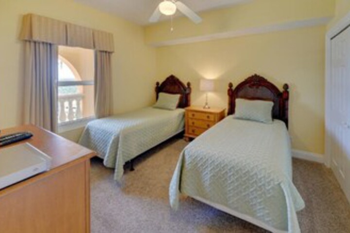 Room 15 of 34