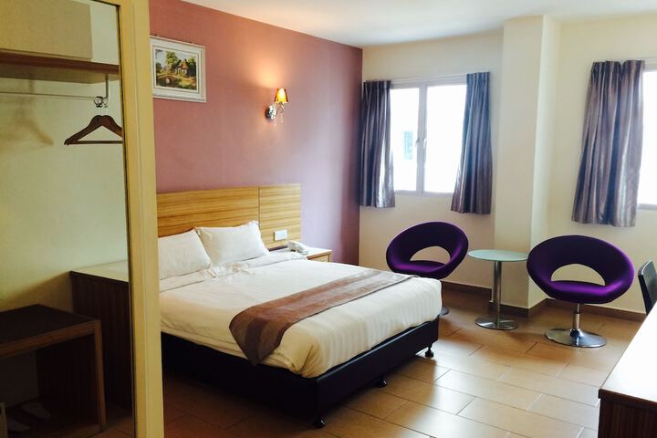 Room 8 of 59