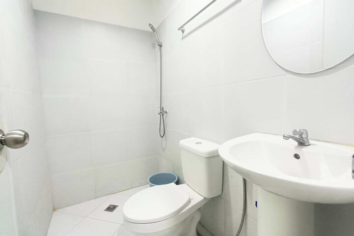 Room 8 of 18