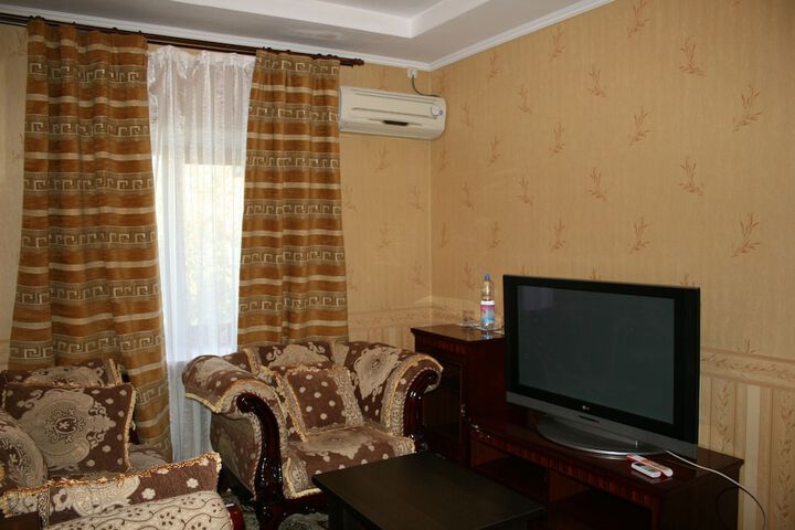 Room 9 of 15