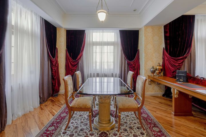 Room 51 of 339