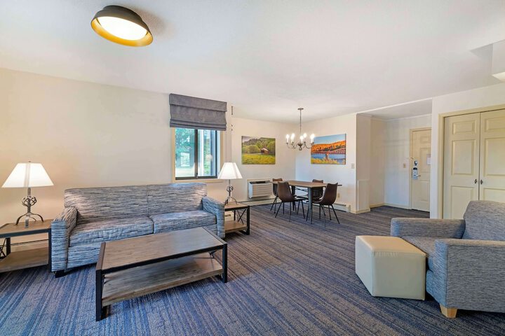 Suite 1 King Bed Second Floor Sofa Bed Kitchen Separate Living Area WiFi Full Breakfast (16 of 34)
