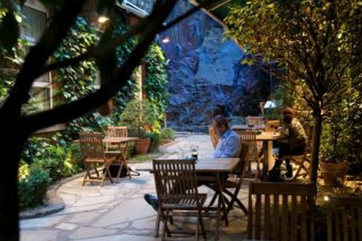 Dining 59 of 62