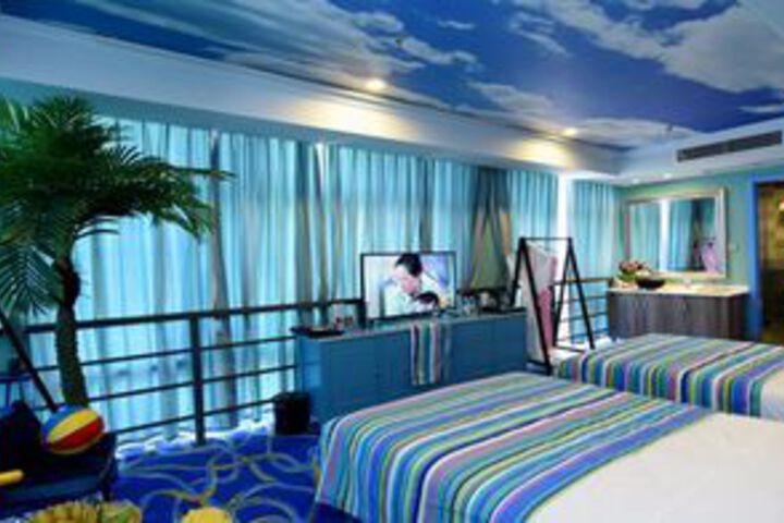 Room 14 of 21
