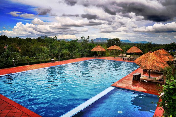Pool Hotel