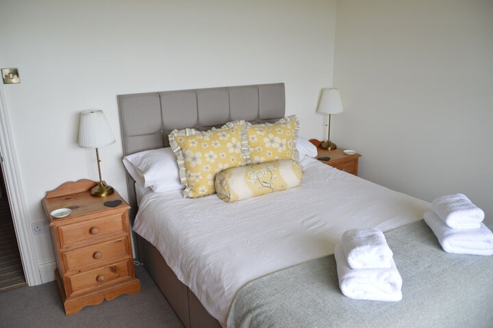 Room 2 of 7