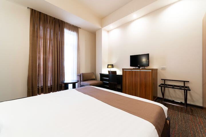 Room 19 of 41