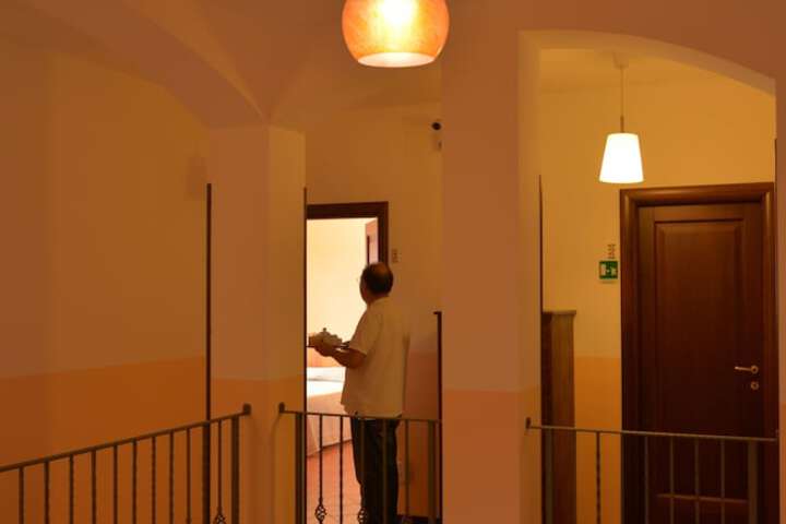 Ballroom/Hall 27 of 45