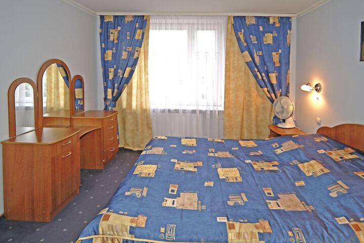 Room 5 of 84