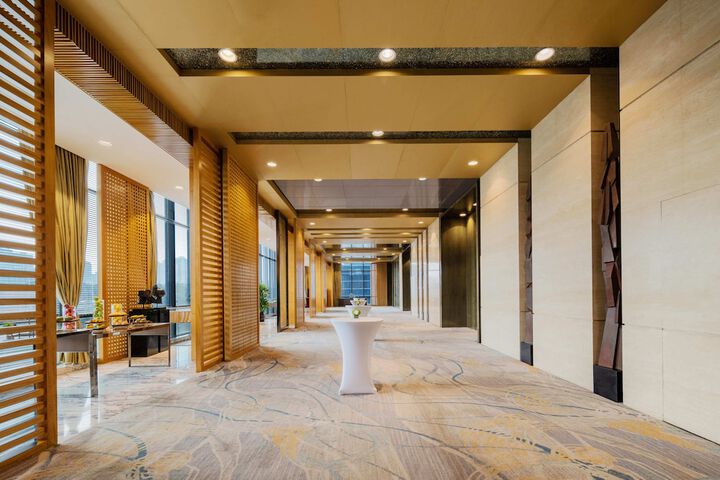 Ballroom/Hall 71 of 85
