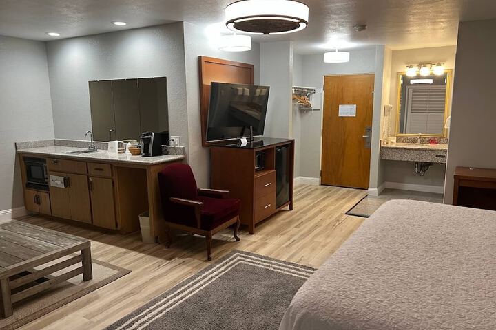 Room 14 of 65