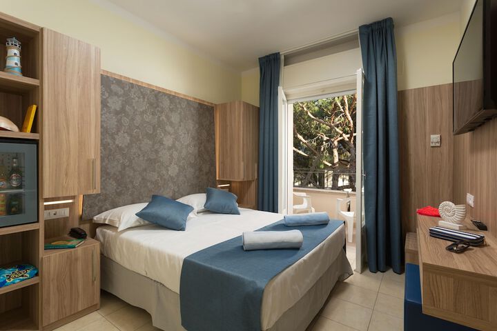 Room 15 of 44