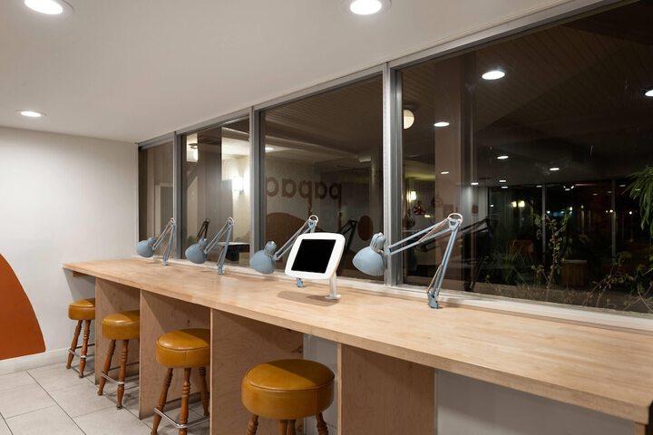 Business Center 77 of 91