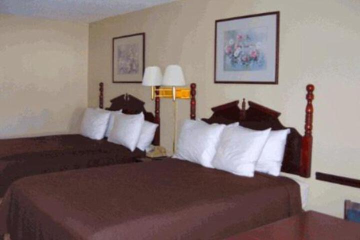 2 Double Beds (1 of 5)