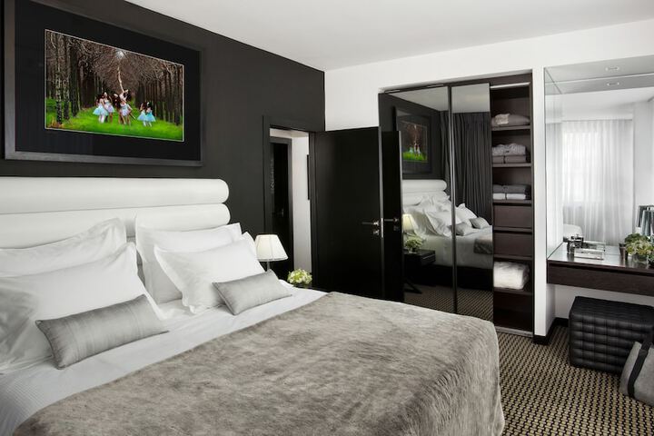 Room 9 of 62