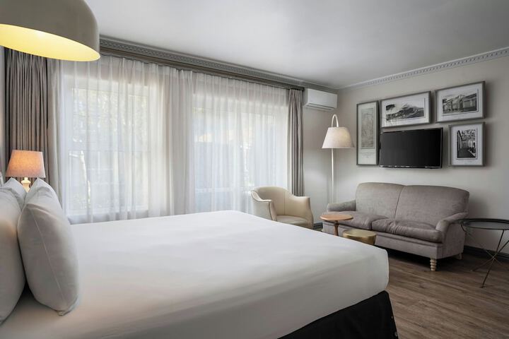 Room 26 of 62