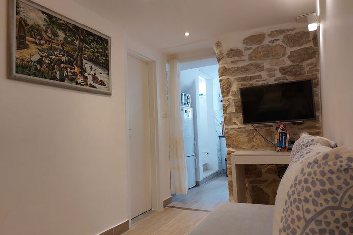 Room 19 of 32