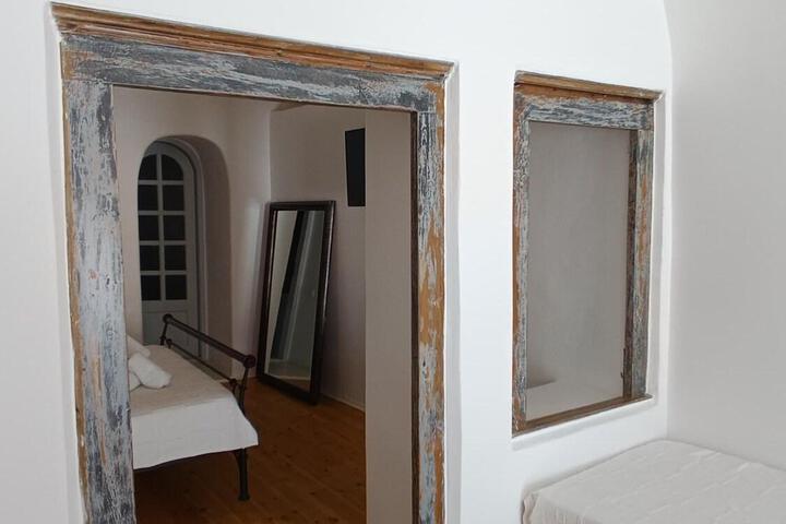 Room 40 of 85