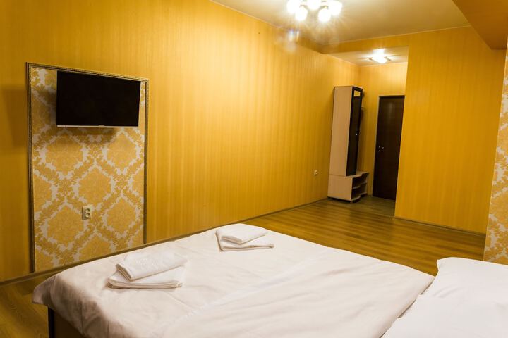 Room 18 of 37