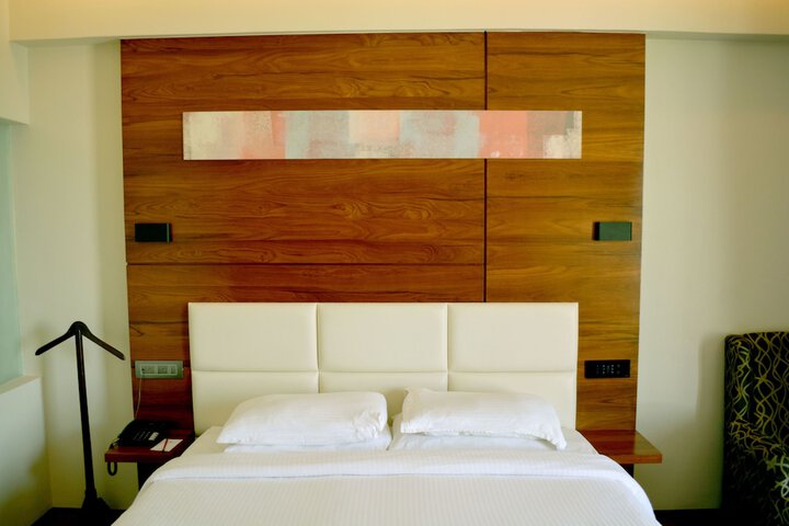 Room 9 of 27