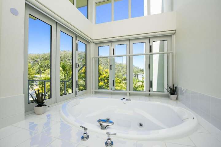 Hot Tub 19 of 26