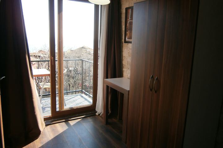 Room 25 of 51