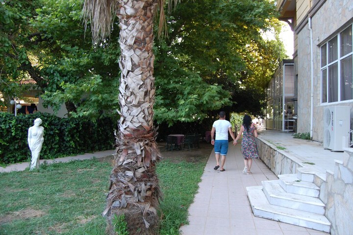 Hotel Exterior 55 of 66