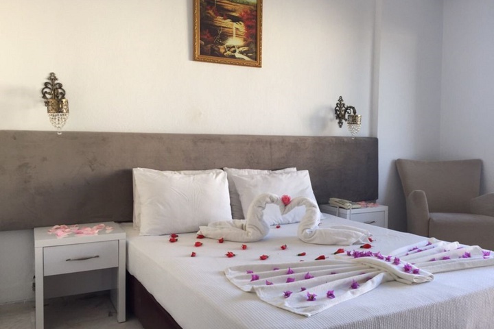 ZEUS TURUNC HOTEL