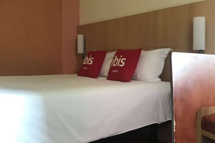 Room 8 of 38