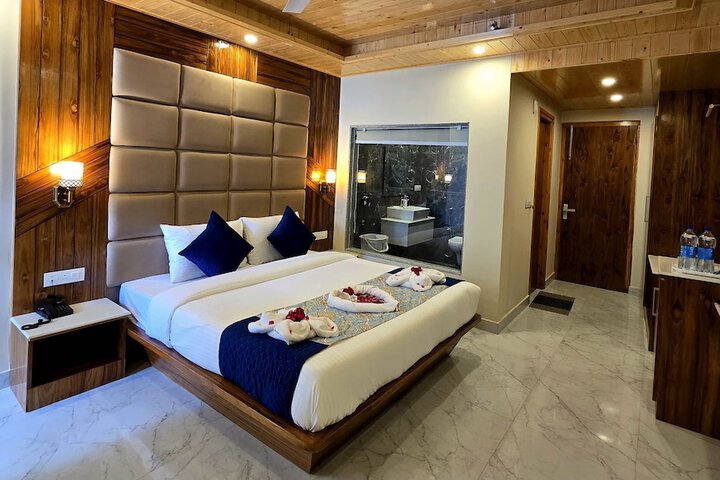 THE HIMALAYAN QUEEN in Manali