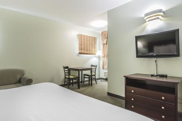 Room 14 of 36