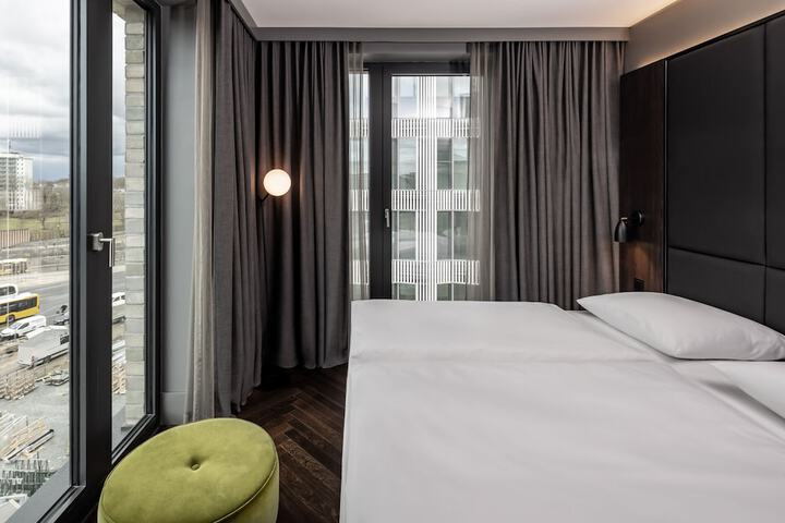 Room 10 of 49