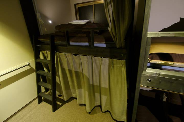 Room 16 of 75