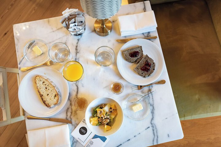 Breakfast/Coffee Service 60 of 74