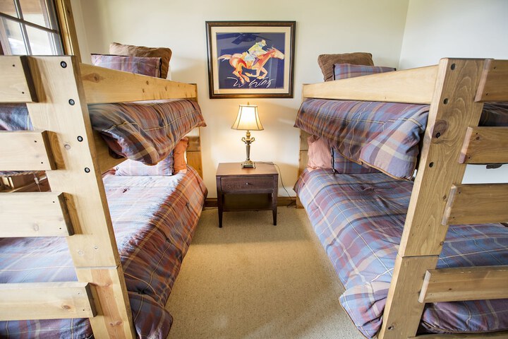 Room 13 of 174