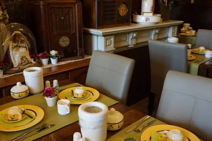 Breakfast/Coffee Service 88 of 112