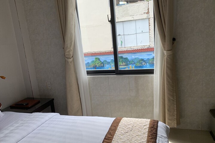Room 14 of 153