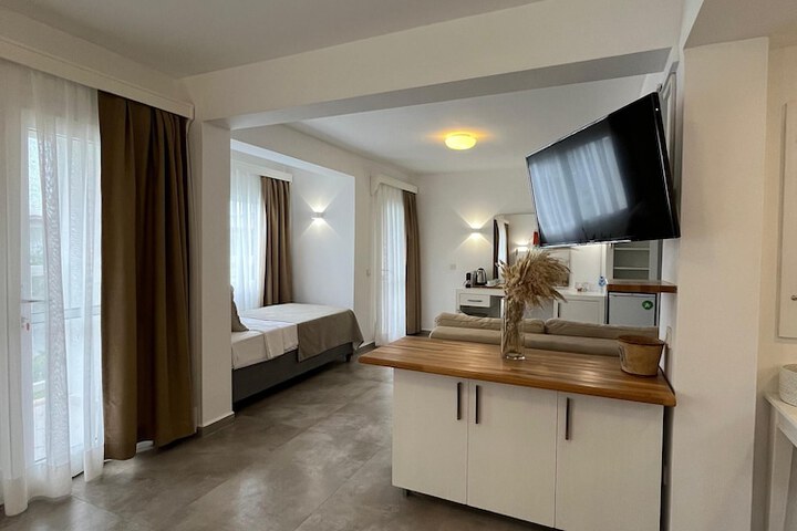 Room 8 of 71