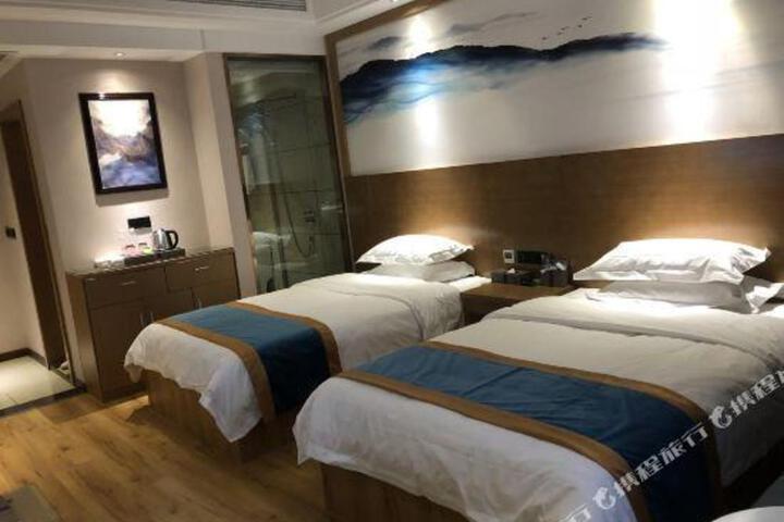 Tong hui bai yue Hotel