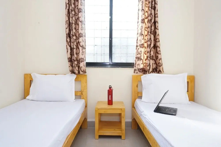 Room 4 of 13