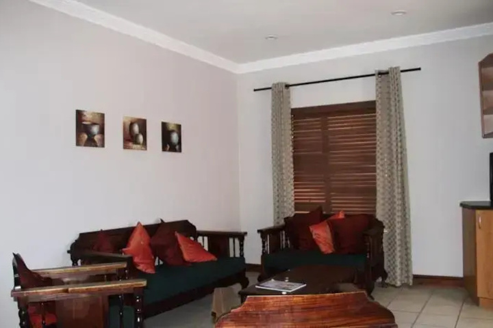 Room 2 of 10