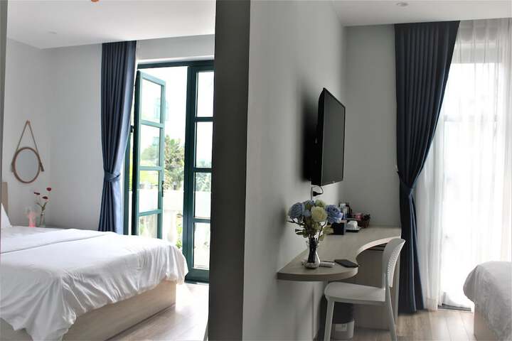 Room 7 of 42